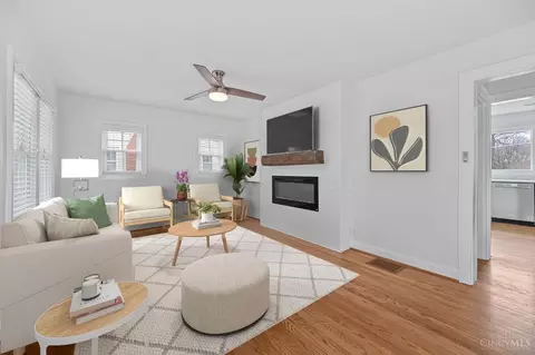 Living - 9614 Conklin Rd, Blue Ash, OH 45242 photo 1 of 2