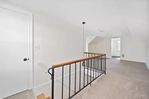 Entry Way - 9614 Conklin Rd, Blue Ash, OH 45242 photo 3 of 4