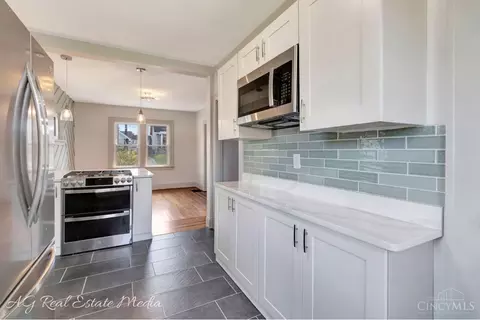 Entry Way - 3524 Darwin Ave, Cheviot, OH 45211 photo 1 of 1