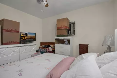 Bedroom - 5183 Sidney Rd, Cincinnati, OH 45238 photo 3 of 5