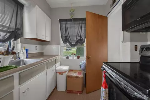 Kitchen - 5183 Sidney Rd, Cincinnati, OH 45238 photo 2 of 4