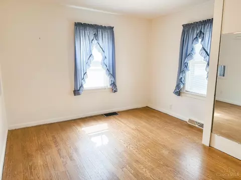 229 Mcguire Ln, Reading, OH 45215 photo 9