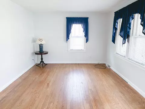 229 Mcguire Ln, Reading, OH 45215 photo 2