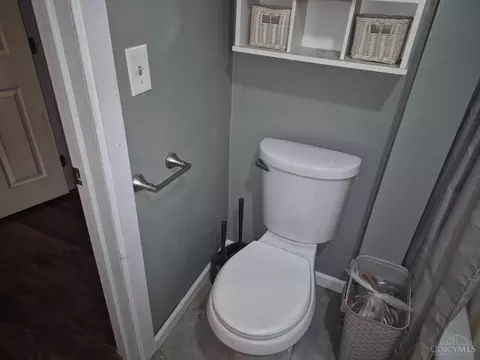 Bath - 111 Supinger St, Blanchester, OH 45107 photo 3 of 4