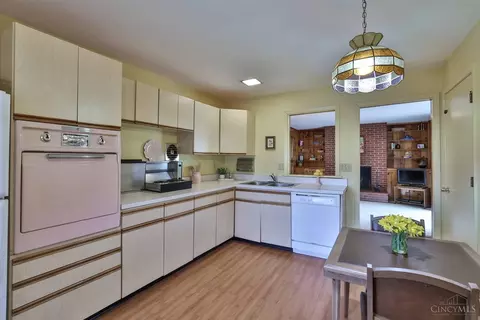 8540 Pringle Dr, Cincinnati, OH 45231 photo 13