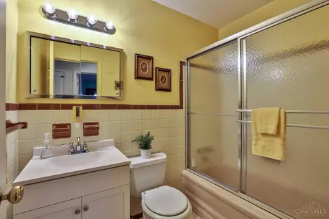 8540 Pringle Dr, Cincinnati, OH 45231 photo 29