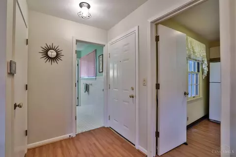 8540 Pringle Dr, Cincinnati, OH 45231 photo 5