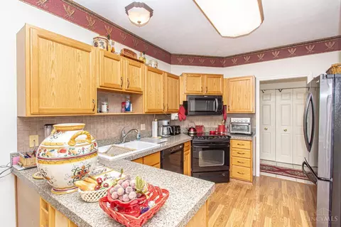 6958 Wembley Cir, Centerville, OH 45459 photo 13