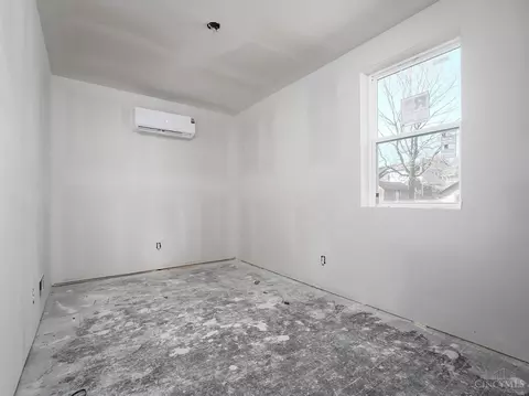 Bedroom - 4549 Mitchell Ave, Cincinnati, OH 45232 photo 2 of 2