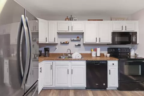Kitchen - 147 Campbell Rd, Harrison, OH 45030 photo 4 of 4