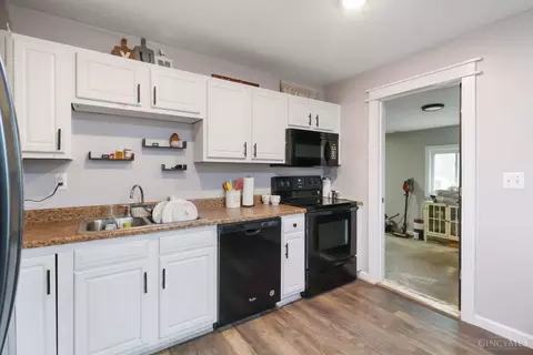 Kitchen - 147 Campbell Rd, Harrison, OH 45030 photo 1 of 4