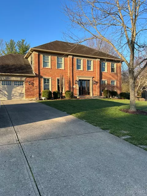 571 Miami Bluff Ct, Loveland, OH 45140