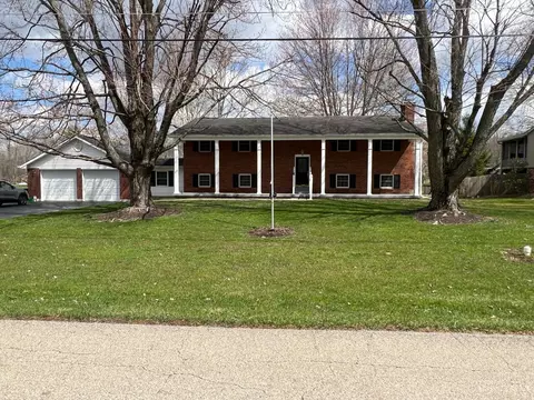 136 Maplewood Dr, Owensville, OH 45160