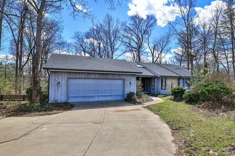 8453 Fields Ertel Rd, Cincinnati, OH 45249 photo 2