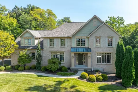 301 Huntington Dr, Loveland, OH 45140