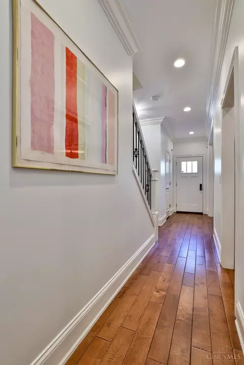 446 Strafer St, Cincinnati, OH 45226 photo 3