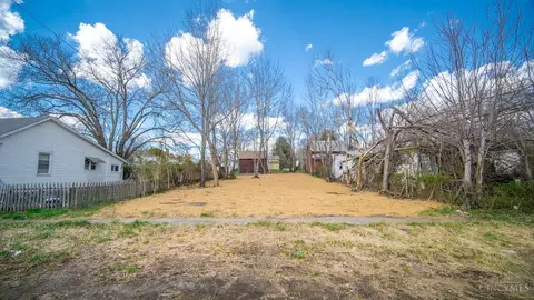 411 Seventh St, Manchester Twp, OH 45144