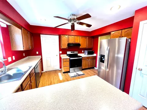 Kitchen - 517 Hamblin Dr, Cincinnati, OH 45255 photo 1 of 6