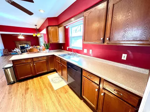 Kitchen - 517 Hamblin Dr, Cincinnati, OH 45255 photo 4 of 6