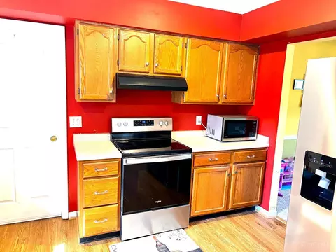 Kitchen - 517 Hamblin Dr, Cincinnati, OH 45255 photo 3 of 6