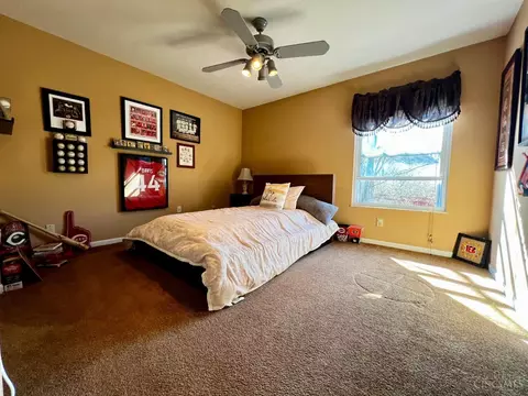 Bedroom - 517 Hamblin Dr, Cincinnati, OH 45255 photo 5 of 8
