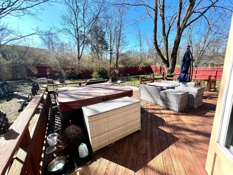 Exterior - 517 Hamblin Dr, Cincinnati, OH 45255 photo 2 of 5