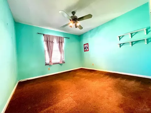 Bedroom - 517 Hamblin Dr, Cincinnati, OH 45255 photo 7 of 8
