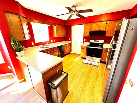 Kitchen - 517 Hamblin Dr, Cincinnati, OH 45255 photo 6 of 6