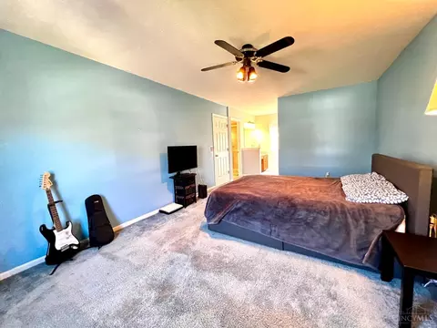 Bedroom - 517 Hamblin Dr, Cincinnati, OH 45255 photo 3 of 8