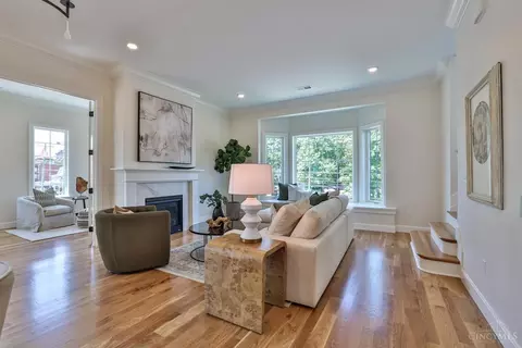 Living - 2739 Observatory Ave, Cincinnati, OH 45208 photo 1 of 3