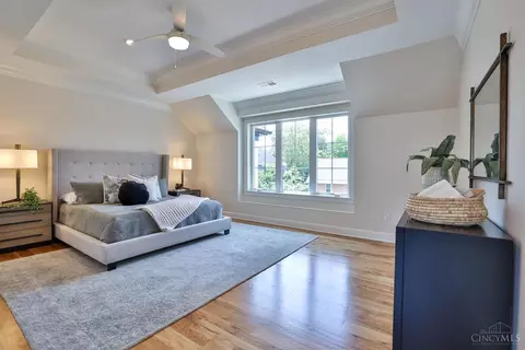 Bedroom - 2739 Observatory Ave, Cincinnati, OH 45208 photo 1 of 7