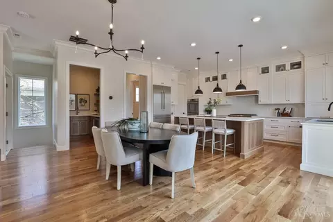 Dining - 2739 Observatory Ave, Cincinnati, OH 45208 photo 3 of 4