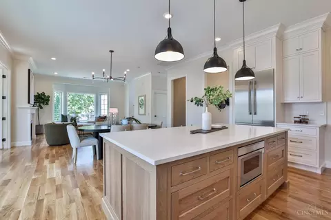 Kitchen - 2739 Observatory Ave, Cincinnati, OH 45208 photo 3 of 7