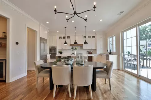 Dining - 2739 Observatory Ave, Cincinnati, OH 45208 photo 2 of 4