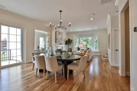 Dining - 2739 Observatory Ave, Cincinnati, OH 45208 photo 1 of 4