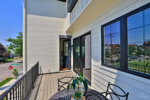 Exterior - 2739 Observatory Ave, Cincinnati, OH 45208 photo 6 of 8