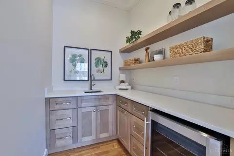Kitchen - 2739 Observatory Ave, Cincinnati, OH 45208 photo 7 of 7