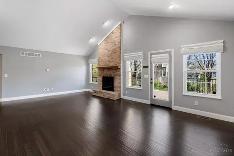 3056 Chatham Ct, Maineville, OH 45039 photo 8