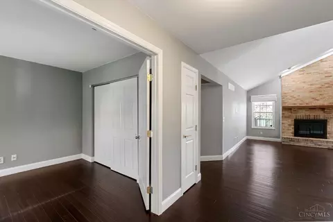 3056 Chatham Ct, Maineville, OH 45039 photo 3