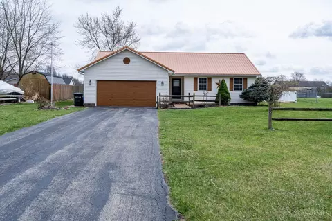 126 Glenavy Dr, Lynchburg, OH 45142