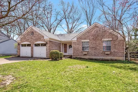 8121 Nagelwoods Dr, Cincinnati, OH 45255
