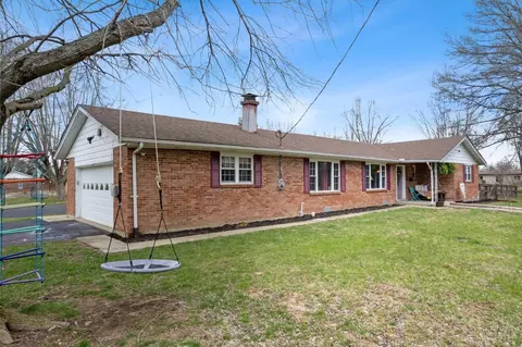 Exterior - 280 Curry Dr, Williamsburg, OH 45176 photo 1 of 6