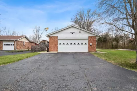 Exterior - 280 Curry Dr, Williamsburg, OH 45176 photo 3 of 6