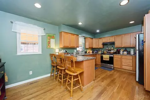 Kitchen - 280 Curry Dr, Williamsburg, OH 45176 photo 4 of 5