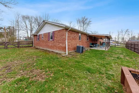 Exterior - 280 Curry Dr, Williamsburg, OH 45176 photo 2 of 6