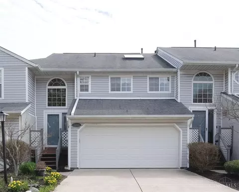 12160 Peak Dr, Springdale, OH 45246