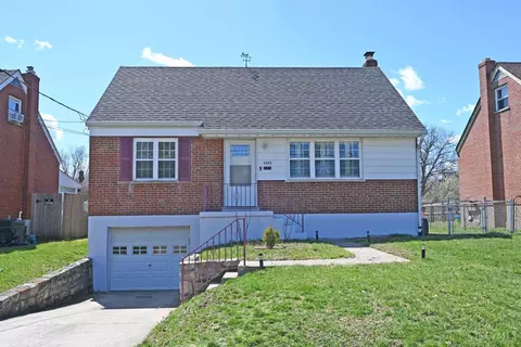 5353 Plumridge Dr, Cincinnati, OH 45238