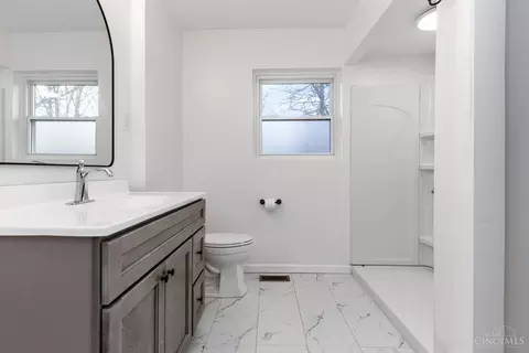 Bath - 458 Craig Rd, Cincinnati, OH 45244 photo 1 of 2