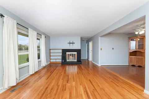 Living - 458 Craig Rd, Cincinnati, OH 45244 photo 1 of 6