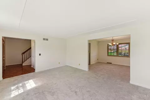 1698 Lockbourne Dr, Cincinnati, OH 45240 photo 5